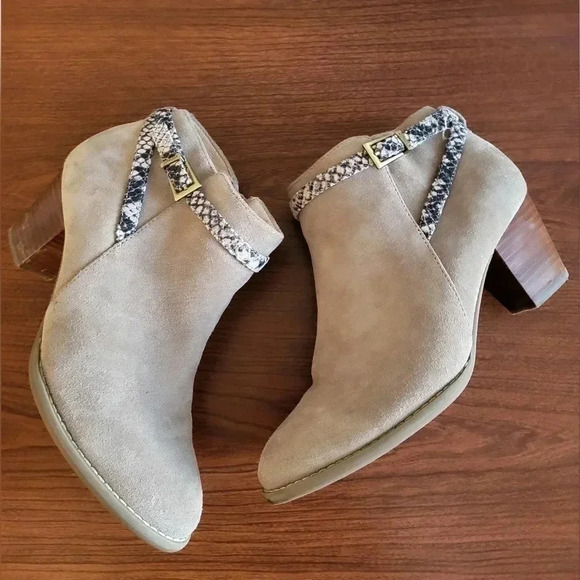 Vionic Upright Upton Taupe Suede Leather Ankle Booties(6) - Picture 2 of 9